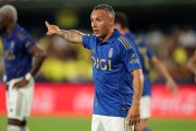 Santi Cazorla afronta las críticas