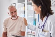 A partir de los 60 años, el cuerpo experimenta un deterioro visible y celular que requiere seguimiento médico constante.