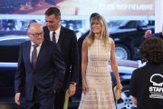 Pedro Sánchez y Begoña Gómez, en el Premio Donostia, al que llegaron en Falcon.
