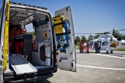 Ambulancia y helicóptero sanitario.