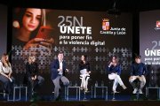 Mañueco () durante su intervención en la mesa redonda sobre la violencia digital celebrada en Ávila.

EUROPA PRESS
24/11/2025