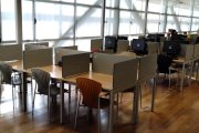 Módulo con los 12 nuevos lugares para estudio en la biblioteca del Edificio Metro.