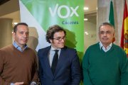 Candidato de Vox, Óscar Fernández Calle, el diputado nacional. Jose María Figaredo y el Senador, Ángel Pelayo. Vox Extremadura