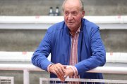 Juan Carlos I, durante una aparición pública en una plaza de toros en Sanxenxo, Galicia.