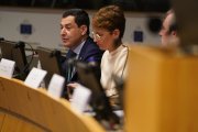 El presidente de la Junta de Andalucía, Juanma Moreno, durante su intervención desde Bruselas.