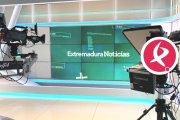 Plató de informativos de Canal Extremadura

Plató de informativos de Canal Extremadura