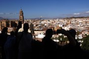 Turistas en el centro de Málaga, Andalucía.