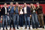 El líder del PSdeG, José Ramón Gómez Besteiro, junto a Pedro Sánchez, y el candidato a la Junta, Carlos Martínez, en octubre de 2025.