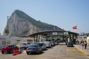 Imágenes de la frontera entre España y el Peñón de Gibraltar.