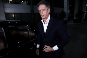 Carlo Costanzia en el parking de Mediaset.