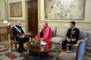 Una imagen de la recepción del Rey Felipe con el 'embajador' de la Santa Sede.