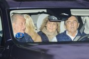 El Rey Juan Carlos y la Infanta Elena, en Sanxenxo, en marzo de 2014.