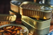 Las conservas, como estos mejillones en escabeche, son el punto de partida de la receta exprés de Ferran Adrià para salvar tu menú de Nochevieja.