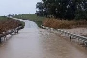 Corte de la CA-6105 por balsas de agua en la Sierra de Cádiz tras el paso de la borrasca Francis.