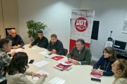 (Foto de ARCHIVO)
Reunión mantenida por representantes de UGT, AB Azucarera, PSOE y UPL.

EUROPA PRESS
15/12/2025