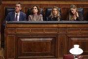 (Foto de ARCHIVO)
(I-D) El presidente del Gobierno, Pedro Sánchez; la vicepresidenta primera y ministra de Hacienda, María Jesús Montero; la vicepresidenta segunda y ministra de Trabajo y Economía Social, Yolanda Díaz, y la vicepresidenta tercera y ministra para la Transición Ecológica y el Reto Demográfico, Sara Aagesen, durante una sesión de control al Gobierno, en el Congreso de los Diputados, a 26 de noviembre de 2025, en Madrid (España).El Gobierno se enfrenta hoy a una nueva sesión de control en el Congreso marcada especialmente por la condena y renuncia del fiscal general del Estado, Álvaro García Ortiz. García Ortiz ha sido inhabilitado por el Tribunal Supremo por revelación de secretos contra la pareja de la presidenta de la Comunidad de Madrid.

Eduardo Parra / Europa Press
26/11/2025