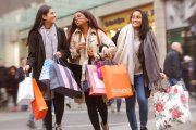 Las rebajas de enero son una oportunidad clave para adquirir ropa y calzado con descuento, especialmente en un contexto de subida generalizada de precios.
