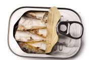 Las sardinillas en aceite de girasol de Conservas Dani, en formato 6/10, muestran una presentación poco cuidada que decepciona desde el primer vistazo