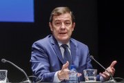 (Foto de ARCHIVO)
El presidente de la Junta de Castilla y León, Alfonso Fernández Mañueco, participa en el acto de presentación del libro 'El arte de gobernar', de Mariano Rajoy, en el Teatro Juan Bravo, a 16 de diciembre de 2025, en Segovia, Castilla y León (España). El acto forma parte de la gira de presentaciones de Rajoy por distintas ciudades españolas para promocionar su obra editada por Almuzara.

Nacho Valverde / Europa Press
16 DICIEMBRE 2025;RAJOY;EXPRESIDENTE DEL GOBIERNO;PRESENTACIÓN;LIBRO;LITERATURA;CULTURA;
16/12/2025