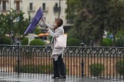 Jornada de lluvia y viento en Sevilla.