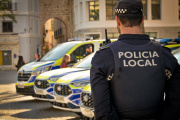Un agente de la Policía Local de Cádiz

REMITIDA / HANDOUT por AYUNTAMIENTO DE CÁDIZ
Fotografía remitida a medios de comunicación exclusivamente para ilustrar la noticia a la que hace referencia la imagen, y citando la procedencia de la imagen en la firma
20/2/2025
