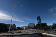 Mástil de la bandera de España vacío después de retirar la bandera tras el temporal de nieve, en la plaza de Colón, a 28 de enero de 2026, en Madrid (España).