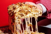 Una de las porciones de la nueva Telepizza Kebab.
