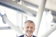 El presidente de Volkswagen Group España Distribución, Paco Pérez Botello en el almuerzo en el que ha participado Esdiario.