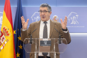 El portavoz del PSOE en el Congreso, Patxi López, durante una rueda de prensa en el Congreso de los Diputados.