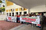 Concentración del Sindicato Médico de Málaga en la entrada del Centro de Salud de Torro.