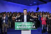 El presidente de la Junta de Andalucía y candidato del Partido Popular, Juanma  Moreno en Granada.