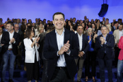 (Foto de ARCHIVO)
Imagen del presidente de la Junta de Andalucía y candidato del Partido Popular, Juan Manuel Moreno durante la presentación de los componentes de las listas del PP para las próximas elecciones autonómicas del 17 de mayo. En Granada, a 11 de abril de 2026. El presidente Juanma Moreno ha apostado por un diseño de listas que incluye a seis de sus actuales consejeros y a su secretario general como cabezas de cartel en las ocho provincias.

Álex Cámara / Europa Press
11/4/2026