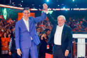 El presidente de Brasil, Lula da Silva, y el presidente del Gobierno, Pedro Sánchez, durante la segunda y última jornada del Global Progressive Mobilisation en Barcelona.