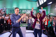 El presidente del Gobierno, Pedro Sánchez, y la secretaria general del PSOE de Andalucía y candidata a la Presidencia de la Junta, María Jesús Montero.