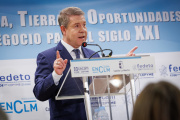 El presidente de Castilla-La Mancha, Emiliano García-Page, inaugura, en la sede de FEDETO en Toledo, la Jornada ‘Castilla-La Mancha, Tierra de Oportunidades. Modelos de negocio para el siglo XXI’, que organiza el periódico digital ENCLM.

REMITIDA / HANDOUT por DAVID ESTEBAN GONZALEZ/JCCM
Fotografía remitida a medios de comunicación exclusivamente para ilustrar la noticia a la que hace referencia la imagen, y citando la procedencia de la imagen en la firma
27/4/2026
