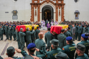 Los féretros de los dos agentes fallecidos en el funeral celebrado en la Parroquia de la Purísima Concepción de la capital onubense. A 9 de mayo de 2026, en Huelva (Andalucía, España). Imágenes del funeral de los dos Guardia Civiles fallecidos en acto de servicio este pasado miércoles 8 de mayo, mientras perseguían a una narcolancha por la costa de Huelva.

María José López / Europa Press
09/5/2026