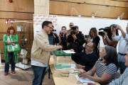 El candidato de Adelante Andalucía, José Ignacio García, votando en su colegio electoral en Jerez.

EUROPA PRESS
17/5/2026