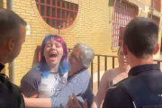 Imagen del altercado que ha denunciado Vox en Sevilla.