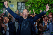 El candidato del PP-A a la reelección como presidente de la Junta, Juanma Moreno, ha celebrado la "importante victoria" obtenida.