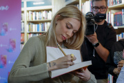 Alejandra Rubio en la presentación de su libro.