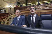 Pedro Sánchez y Carlos Cuerpo, en el Congreso