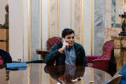 (Foto de ARCHIVO)
El periodista Vito Quiles habla por teléfono durante una sesión plenaria en el Congreso, a 7 de mayo de 2026, en Madrid (España). La sesión cuenta con la comparecencia urgente del ministro de Asuntos Exteriores, Unión Europea y Cooperación, José Manuel Albares, para exponer las acciones y decisiones que adoptará su ministerio para proteger y asistir a los barcos y las personas de la Global Sumud Flotilla a Gaza.

Carlos Luján / Europa Press
07/5/2026