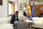 La presidenta de la Junta, María Guardiola, se reúne con el secretario general del PSOE de Extremadura, Álvaro Sánchez Cotrina

JAVIER CINTAS/ EUROPA PRESS
26/5/2026