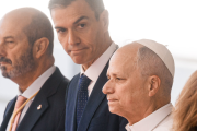 El presidente del Gobierno, Pedro Sánchez, junto al Papa León XIV.
