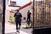 Policias en Torrelavega.