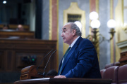 El diputado de VOX, Emilio Jesús del Valle durante un pleno en el Congreso de los Diputados, a 29 de octubre de 2024, en Madrid (España). El Congreso debate y vota hoy la toma en consideración de dos iniciativas legislativas: la Proposición de Ley Orgánica de protección de las libertades y seguridad ciudadana y la Proposición de Ley para garantizar la representación internacional de las federaciones deportivas españolas. Posteriormente, se debaten las iniciativas no legislativas.