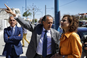 La líder del PSOE-A, María Jesús Montero, con el alcalde de Chiclana José María Román.
