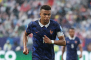 PHILADELPHIA, PENNSYLVANIA - JUNE 22: Kylian Mbappe #10 of France is seen after the first half during the FIFA World Cup 2026 Group I match between France and Iraq at Philadelphia Stadium on June 22, 2026 in Philadelphia, Pennsylvania. (Photo by Kevin C. Cox/Getty Images)