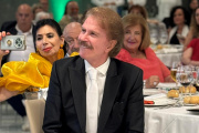 Bigote Arrocet en los premios Sancho panza de ASHUMES.