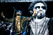 Lenny Kravitz durante un concierto.